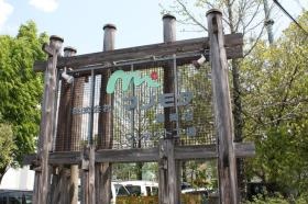 マノモク本社看板