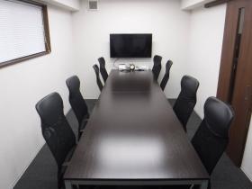 当社、会議室です。（ＺＯＯＭ会議等でも利用しています）