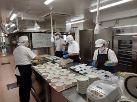 給食サービス課