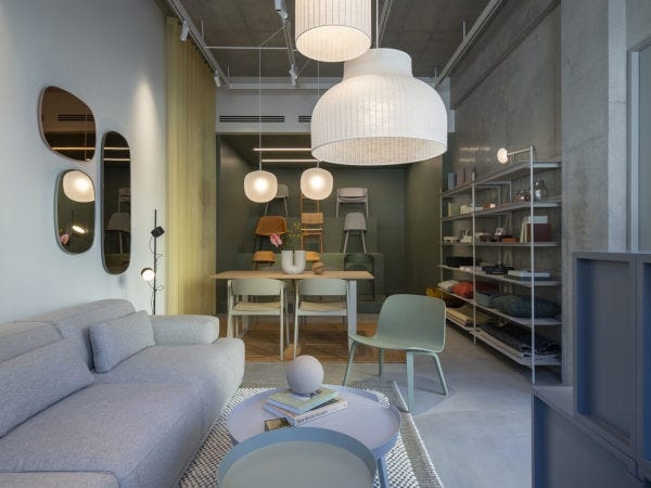 ★2022年OPEN★コンパクトながらも家具やプロダクトと空間が渾然一体となった密度の高い空間づくりを目指しています。