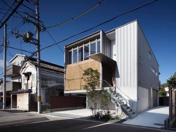 大阪本社です。木造で快適なオフィスです。