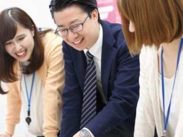 営業担当者から直接仕事を依頼することもあります。