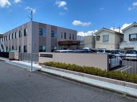 当法人には新しい建物がたくさんあります。友の室です。