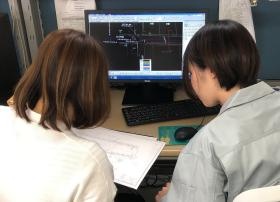 女性職員も活躍してます