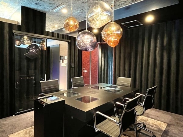 出来たばかりの素敵なデザインオフィスでのお仕事です☆