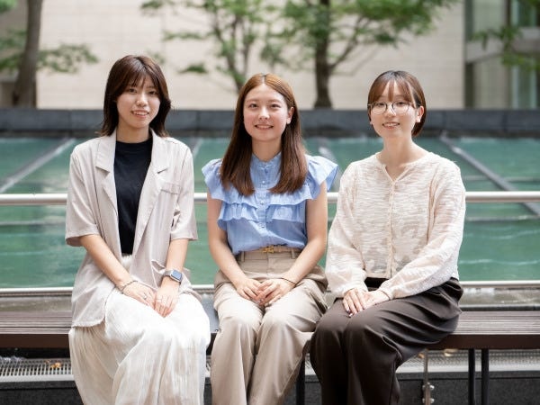 服装や髪型、ネイルも自由♪お仕事もおしゃれもどっちも満喫しちゃいましょう！