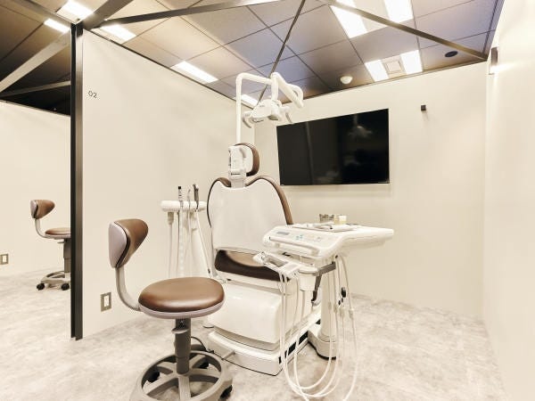 半個室空間でチェアータイムも長く取ることができます。こなす治療ではなく、しっかり丁寧に治療を行いたい方にはぴったりの環境です。