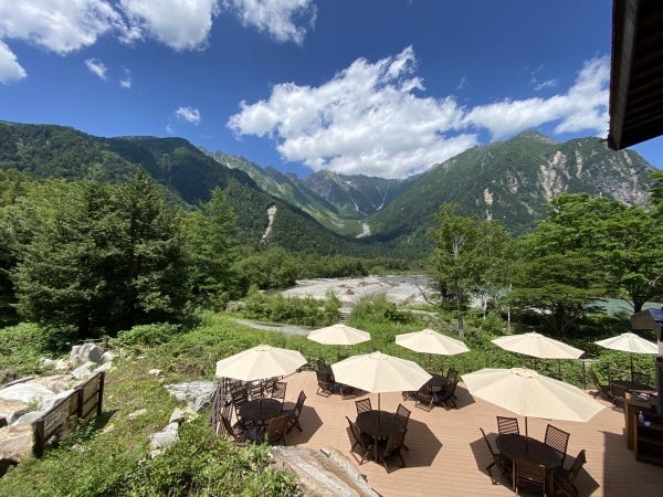 レストランテラスでは、絶景をお楽しみいただけます。