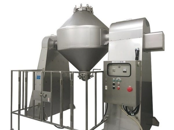 粉体機器メーカーの製品である《混合機》です。食品等を中心に効率よく粉を混ぜることが出来る機械です。