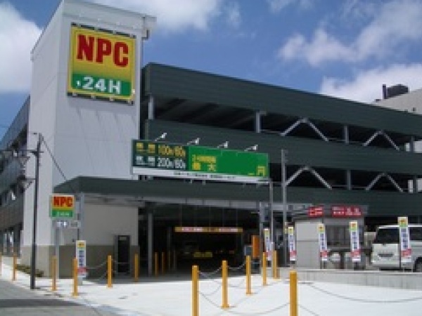 コインパーキングなどの無人駐車場から、商業施設などに併設された機械式の立体駐車場や平面駐車場まで、時間貸駐車場を幅広く管理しています。