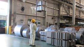 プレス（材料段取り作業）