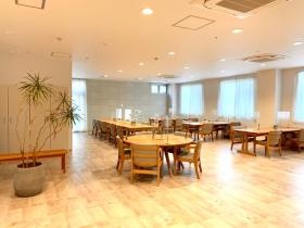 おおるり富塚の内観