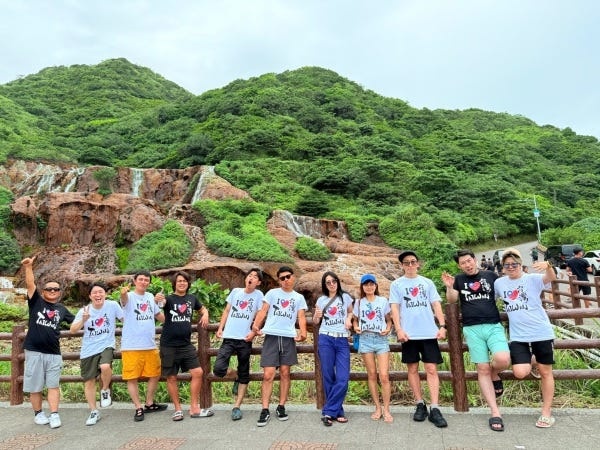 観光はお揃いのTシャツで！