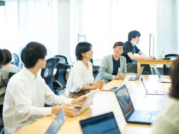 コワーキングスペース運営補助・非喫煙者