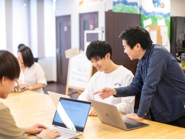 コワーキングスペース運営補助・非喫煙者