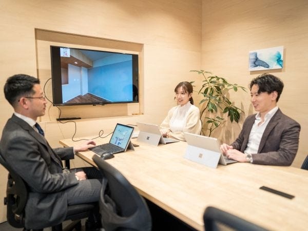 案件の進捗管理や、タスクなどは社内チャットを活用。社内の動きを可視化しています。