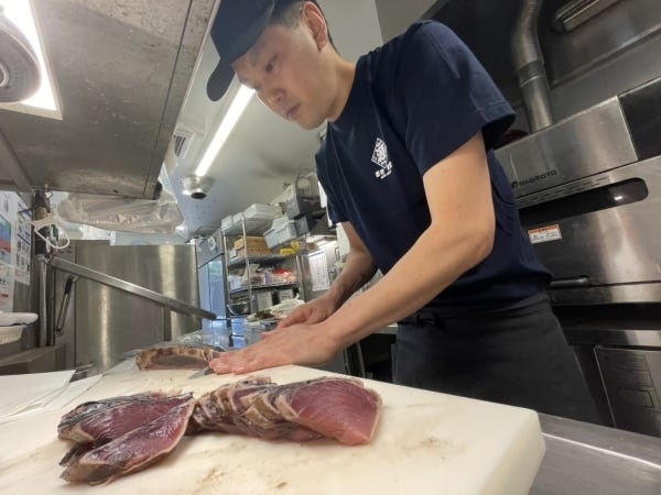 ホールスタッフ（学歴不問）