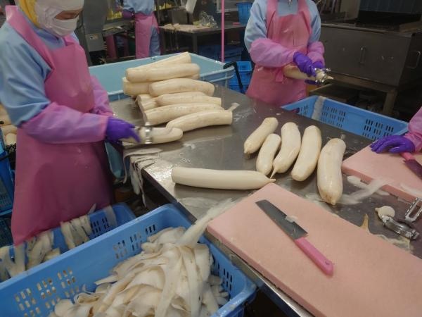 野菜の処理をして貰います。