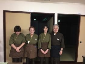 お掃除さんは毎日館内を綺麗に保ってくれています