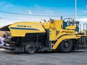 ユナイトが保有する大型機械 アスファルトフィニッシャ