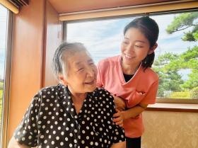 利用者さんとの一コマ♪ふぁみりーはにぎやかな職場です！