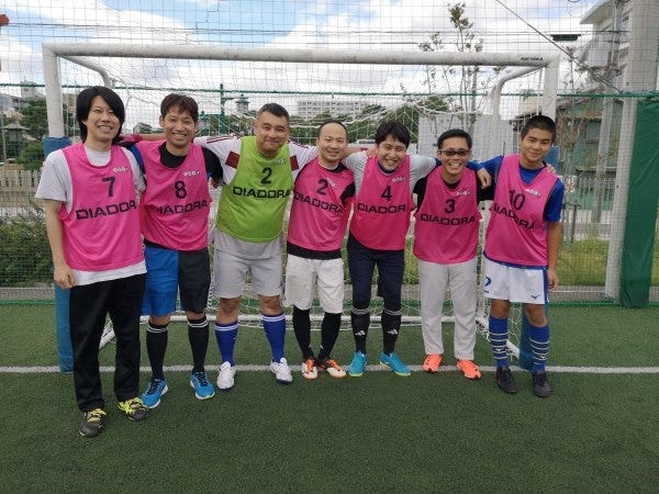 平均年齢は34歳と、若手～社歴10年、20年とベテラン社員まで幅広い世代が活躍中。運動好きが集まり、2024年にフットサル大会に初出場！