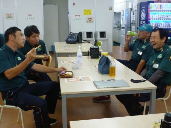 副業の準中型コンビニ配送ドライバー