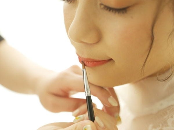 ヘアメイクスタッフ（未経験者歓迎）