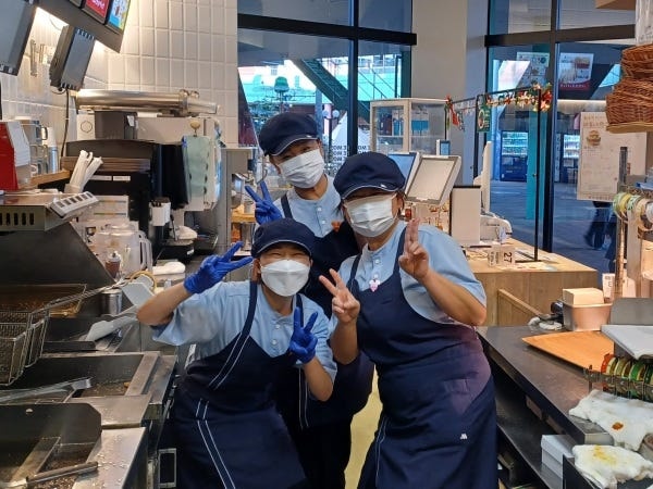 みんな楽しく働いています！