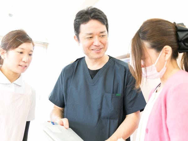 理事長の黒瀬です。理事長よりメッセージ「人生を真剣に良くしたいと思う方、ぜひさくら会で一緒に大きな幸せをつかみましょう！」