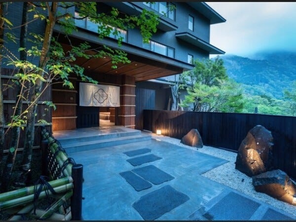 旅館フロントスタッフ｜未経験歓迎｜英語スキル活かせる｜箱根