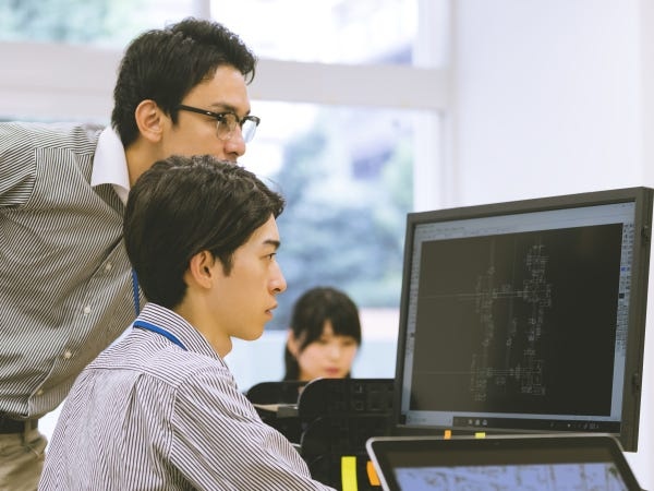 【研修サポート】入社時の研修だけでなく、入社後のフォロー体制もバッチリ♪未経験の方は、まずサイトデザインや設計などをメインにやっていきます