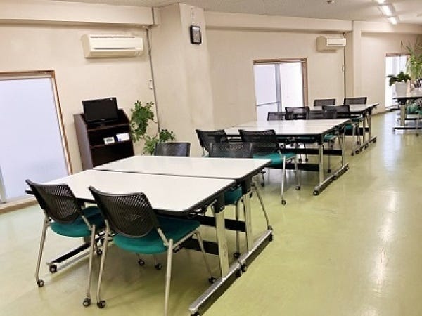 広い休憩室があります