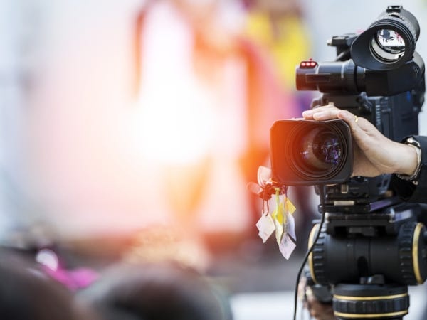 Youtube動画制作スタッフ・キャラクターデザイナー・配信者（未経験歓迎・✅資格）