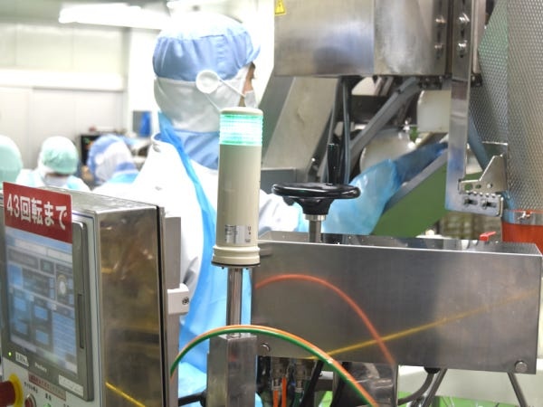 全国各地のブランド牛・豚や輸入肉を取り扱い、和牛の海外輸出も積極的に推進しております。