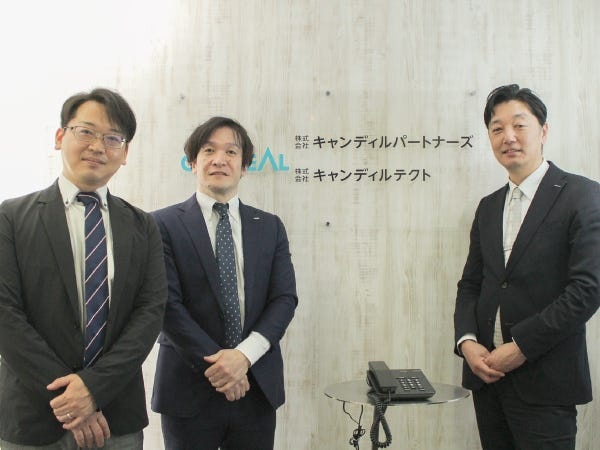 あなたと一緒に働くメンバーです。お会いできる日を楽しみにしています！（一番右は社長の五味田です）