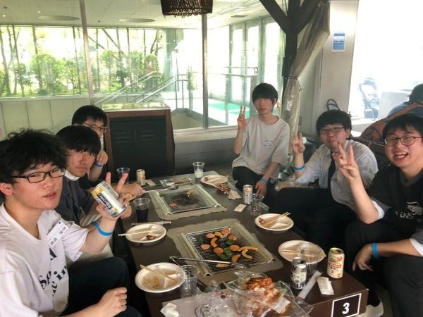 社内イベントも盛んです。写真は去年のバーベキュー大会の様子です。