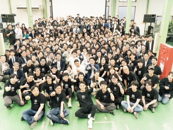 お客様・関係者と共に建設業を盛り上げます！（弊社主催Polyuse Fes.2025の集合写真）