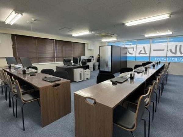 勤務いただくオフィス（蒲田店）です。