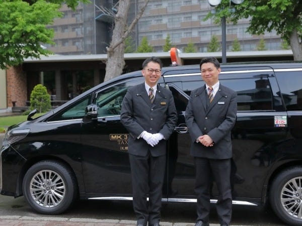 20～30代の方々も多く、明るい職場です！上質かつ安全性能の高い車両ラインナップでお仕事ができます。