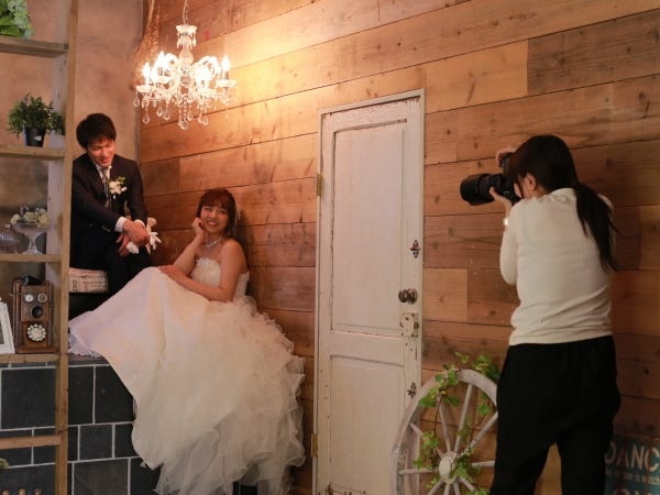 未経験やブランクのある方でも大丈夫です◎説明を聞いたり見学、練習から始めます♪お客様の対応をする時も必ず先輩スタッフが付きます◇