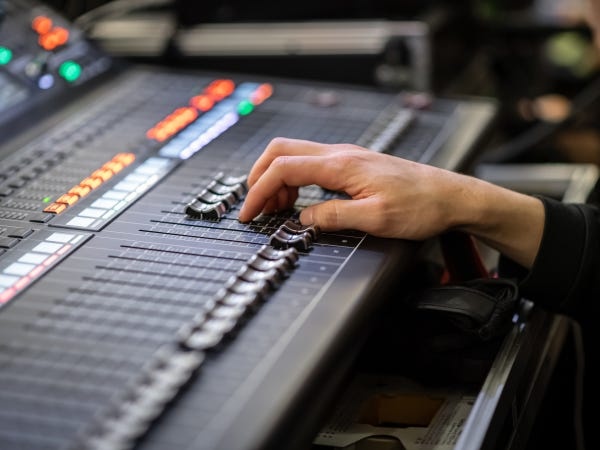 ブライダル/イベント音響・照明・企画スタッフ募集！未経験歓迎