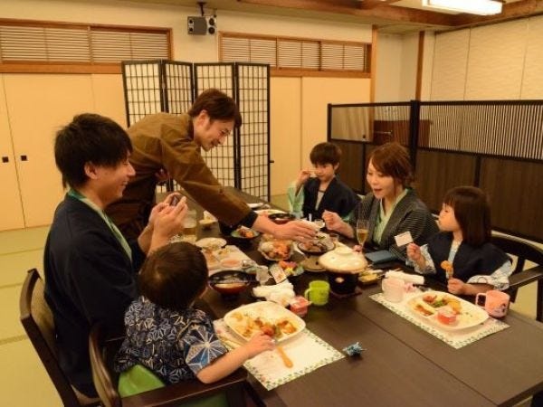 お料理をお出しした時のお客様の嬉しそうな表情が本当に嬉しい瞬間です