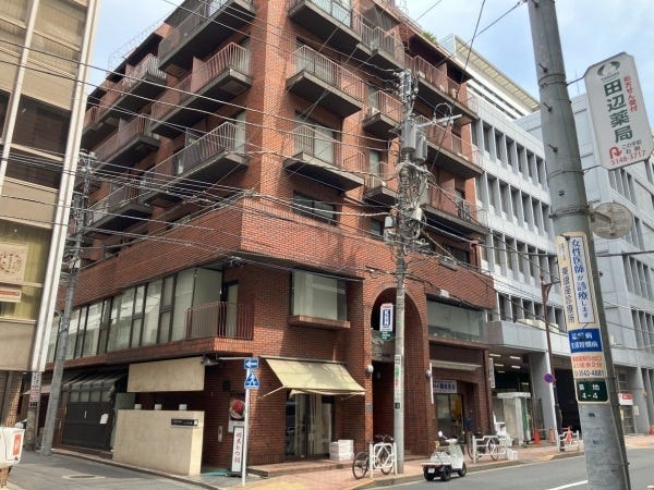 勤務場所（建物全景）