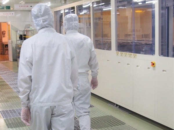 クリーン度、温度、湿度管理された現場なので快適な職場環境です。