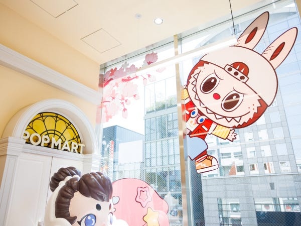 販売スタッフ・アートトイフィギュア販売スタッフ・接客（ピアスOK）