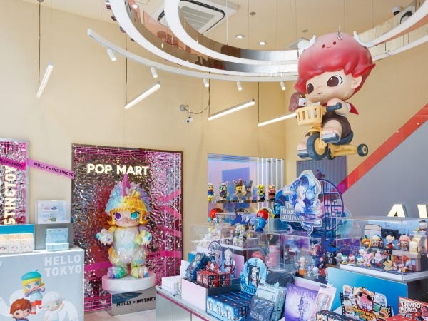 販売スタッフ・アートトイフィギュア販売スタッフ・接客（ピアスOK）