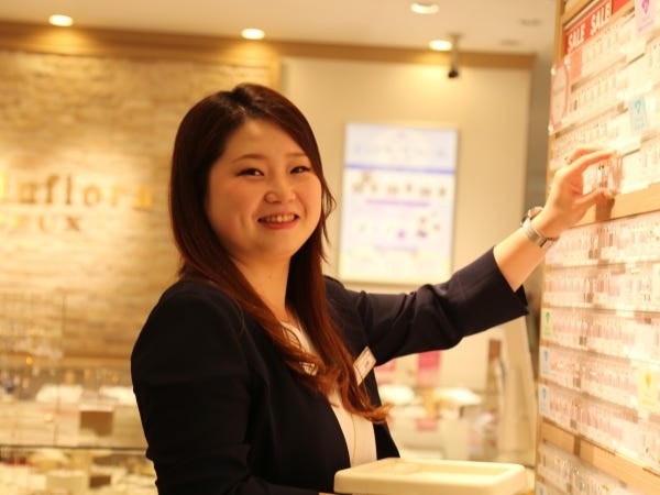 年間休日120日以上、資格取得支援制度あり、キャリアアップも可能な環境なので、自分を大切にしながら成長していただける環境です。