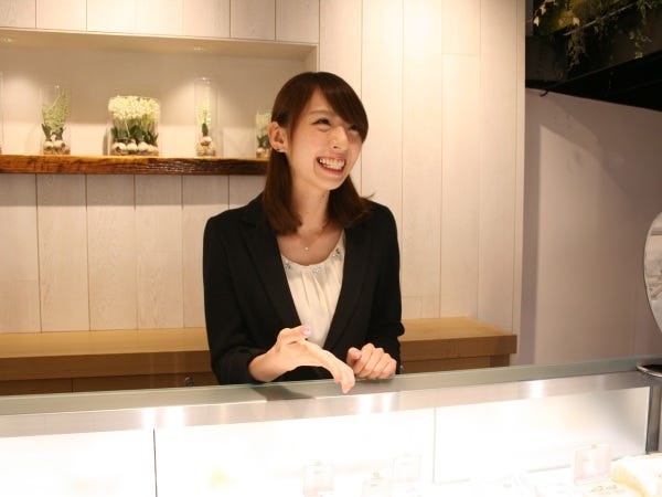 丁寧なふるまいを身に着けたい方、コミュニケーション力を身に着けたい方大歓迎！