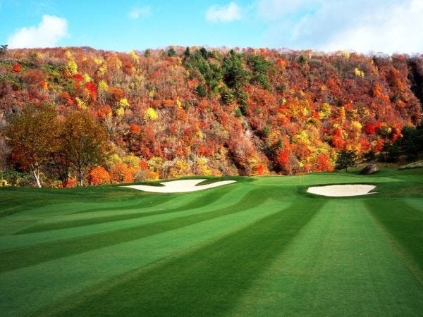 ゴルフ場レストランサービススタッフ募集！未経験歓迎、猪苗代町勤務